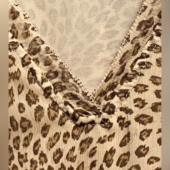 Banana Republic Brown Tones Leopard Print V-Neck Tank with Ruffle Details - Picture 3 of 4